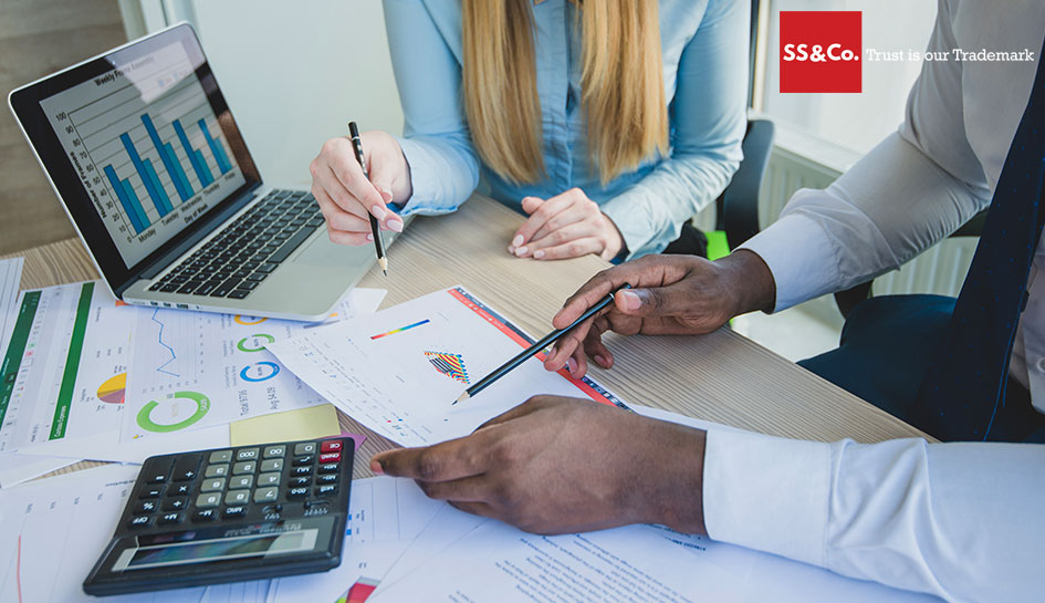 How do electronic invoices help